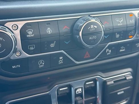 Used 2020 Jeep Gladiator Overland AWD/4WD image 9