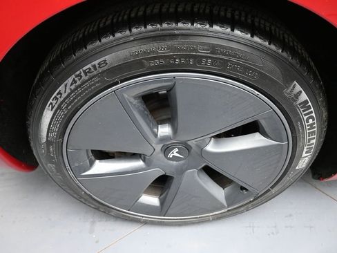 Used 2021 Tesla Model 3 Standard Range Plus image 12
