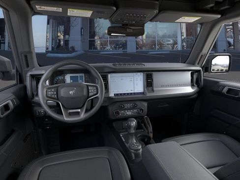 Used 2025 Ford Bronco Badlands image 9