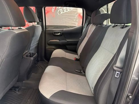 Used 2021 Toyota Tacoma TRD Off-Road w/ Technology Package AWD/4WD image 12