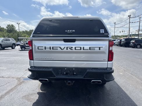 Used 2021 Chevrolet Silverado 1500 LT Trail Boss w/ Convenience Package II AWD/4WD image 4