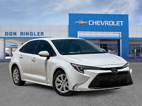 Used 2023 Toyota Corolla LE FWD image 1