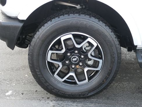 Used 2025 Ford Bronco Outer Banks image 11