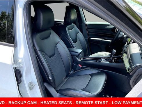 Used 2024 Jeep Compass Latitude w/ Sun and Sound Group AWD/4WD image 27