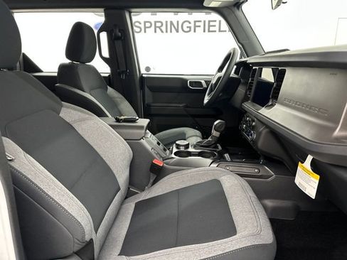 New 2025 Ford Bronco 4-Door image 8