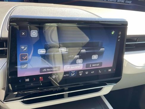 New 2026 Lincoln Nautilus Reserve AWD/4WD image 24