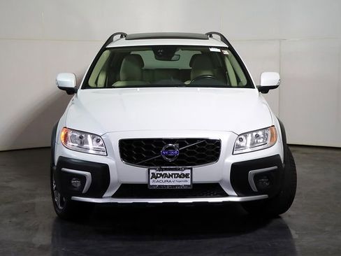 Used 2015 Volvo XC70 T6 w/ Proximity Package image 9