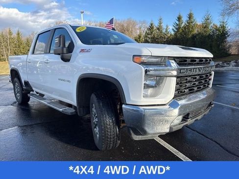 Used 2022 Chevrolet Silverado 2500 LT w/ Convenience Package image 2