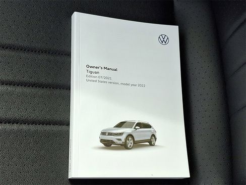 Used 2022 Volkswagen Tiguan SE image 26