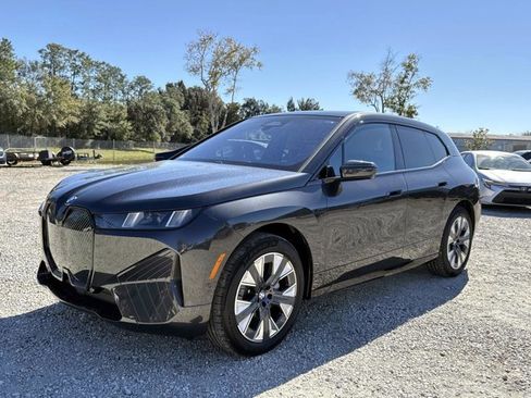 New 2026 BMW iX xDrive60 w/ Premium Package image 7