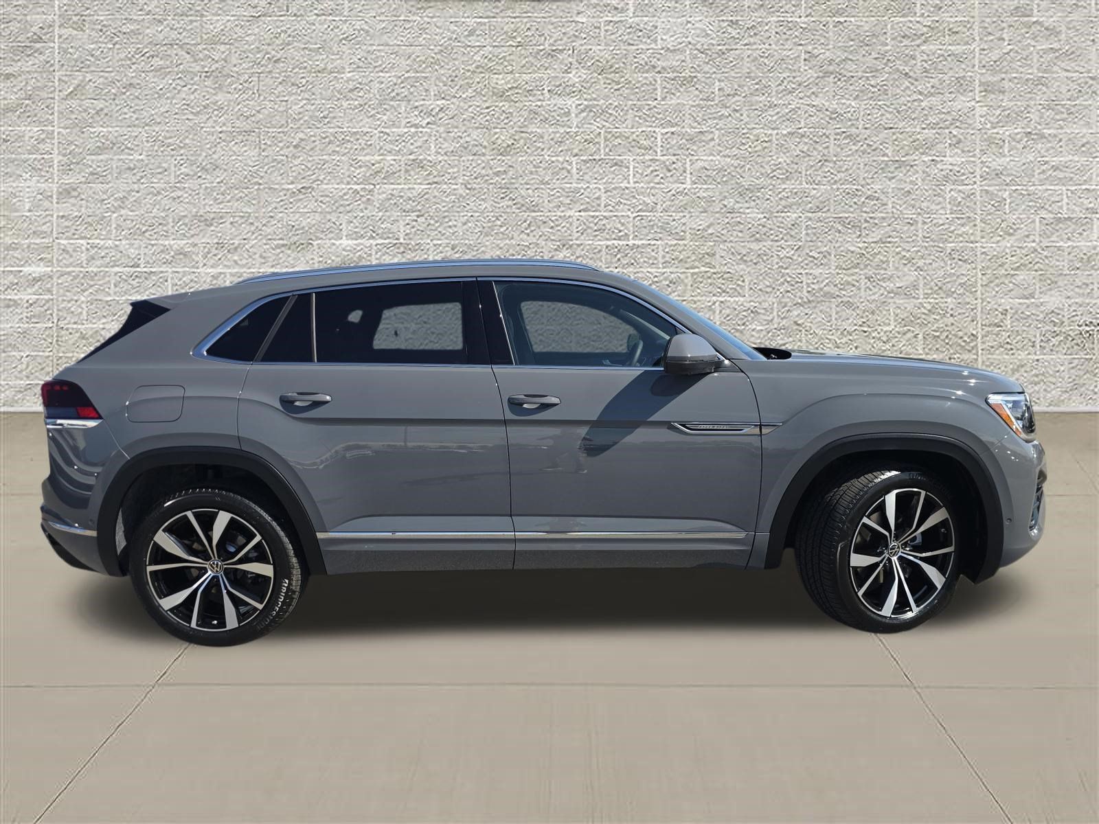 New 2026 Volkswagen Atlas Cross Sport SEL Premium R-Line AWD/4WD image 8