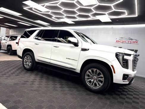 Used 2025 GMC Yukon Denali AWD/4WD image 2