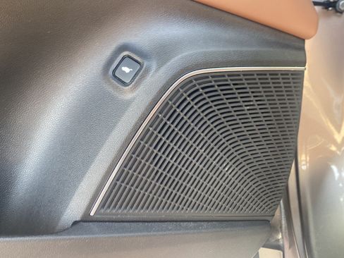 Used 2025 Acura MDX SH-AWD w/ Advance Package image 8