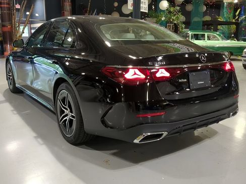 Used 2026 Mercedes-Benz E 350 4MATIC Sedan image 9