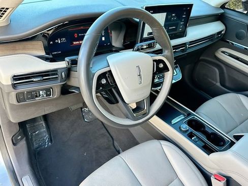 Used 2024 Lincoln Corsair Reserve image 9