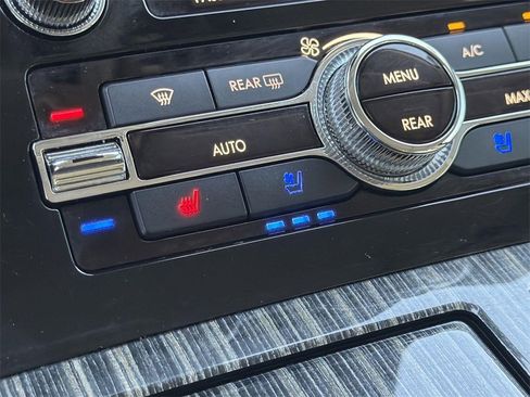 Used 2021 Lincoln Navigator L Black Label w/ Cargo Convenience Package image 19