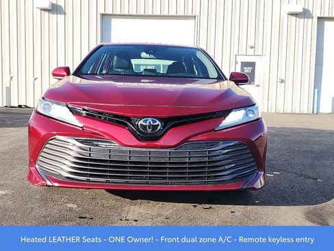 Used 2019 Toyota Camry XLE image 2