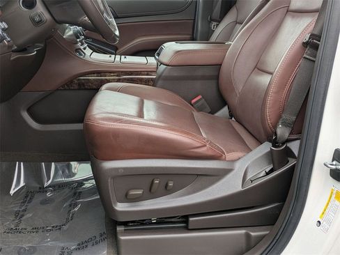 Used 2020 Chevrolet Tahoe Premier w/ Premier 6.2L Value Package image 11