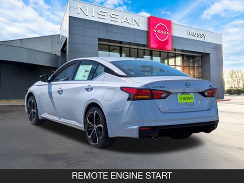 New 2025 Nissan Altima 2.5 SR image 7