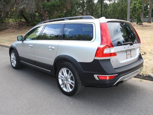 Used 2016 Volvo XC70 T5 Premier w/ Proximity Package AWD/4WD image 4