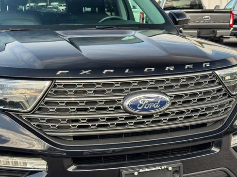 Used 2023 Ford Explorer XLT w/ Equipment Group 202A AWD/4WD image 9