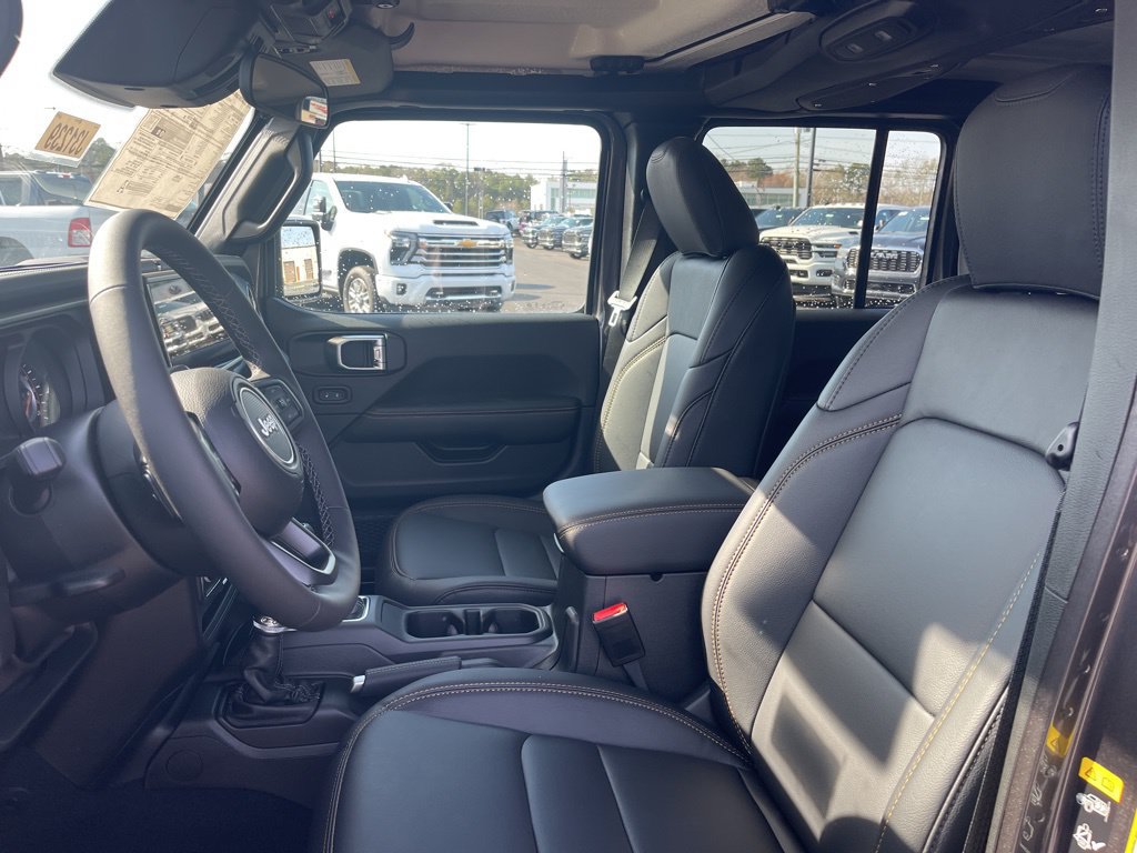 New 2026 Jeep Gladiator Sport AWD/4WD image 16