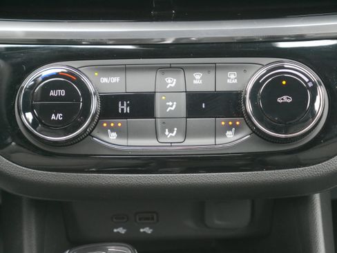 Certified 2024 Buick Envista Sport Touring w/ Convenience I Package image 19