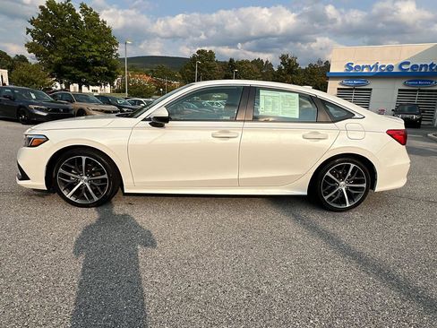 Used 2022 Honda Civic Touring image 7