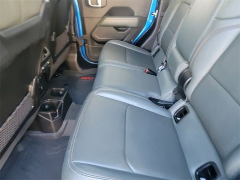 Used 2024 Jeep Gladiator Mojave image 12
