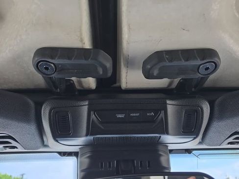 Used 2024 Jeep Wrangler Unlimited Sahara AWD/4WD image 7