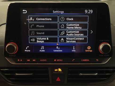 Used 2025 Nissan Altima 2.5 SV FWD image 25
