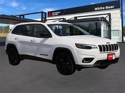 Used 2023 Jeep Cherokee Altitude Lux