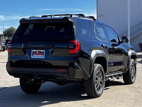 New 2026 Toyota 4Runner SR5 image 4