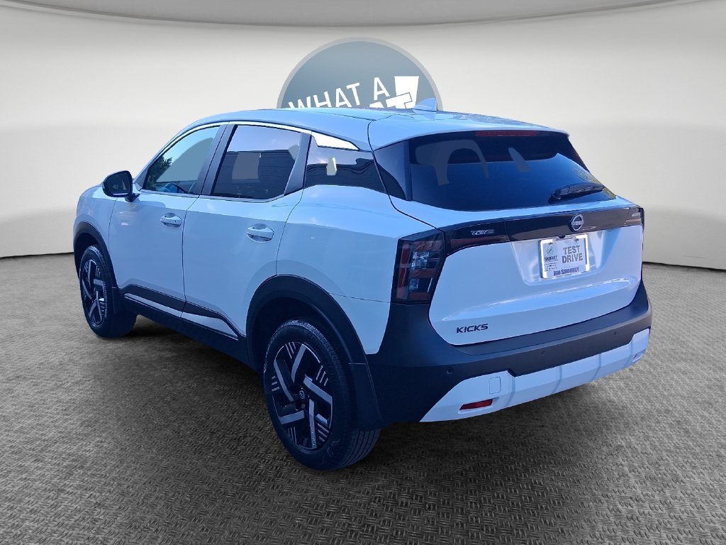 Used 2025 Nissan Kicks SV FWD image 6