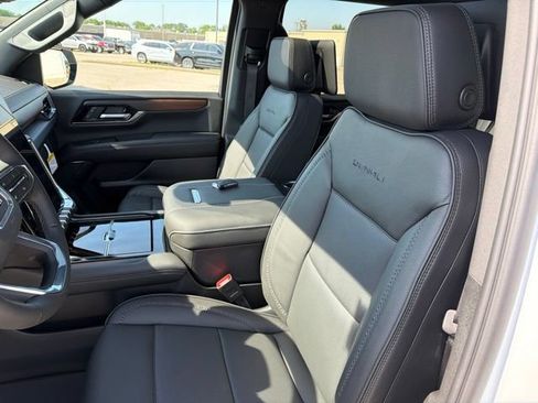 New 2026 GMC Yukon XL Denali w/ Advanced Technology Package AWD/4WD image 12