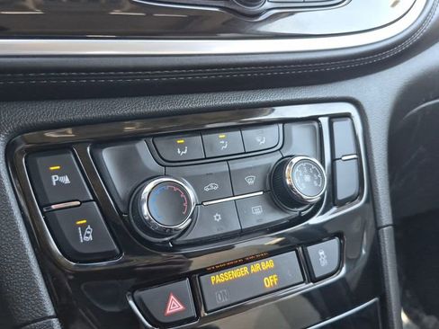 Used 2022 Buick Encore Preferred w/ Safety Package II image 23