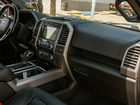 Used 2018 Ford F150 Platinum w/ Equipment Group 701A Luxury AWD/4WD image 11