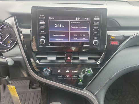 Certified 2021 Toyota Camry SE image 21