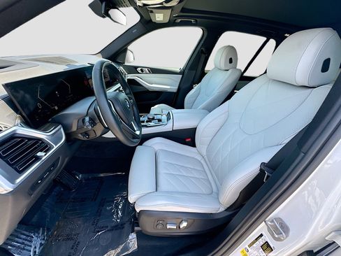 Used 2024 BMW X5 sDrive40i w/ Parking Assistance Package image 21