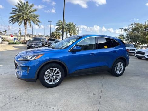 Used 2020 Ford Escape SE image 4