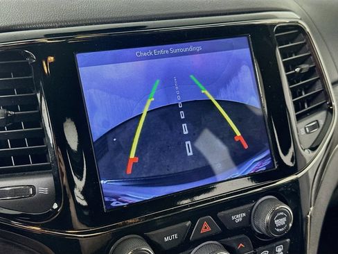 Used 2019 Jeep Grand Cherokee High Altitude AWD/4WD image 10