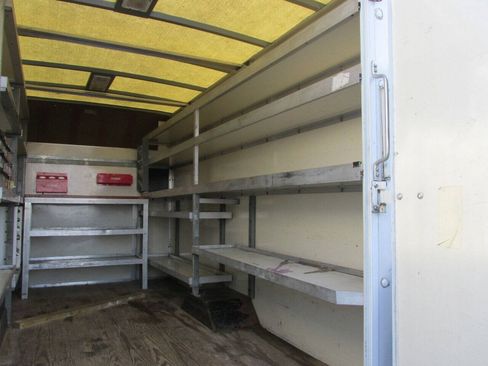 Used 2014 Chevrolet Express 3500 RWD image 16