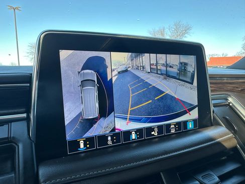 Used 2021 Chevrolet Tahoe LT w/ LT Signature Package image 13