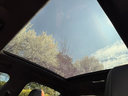 Used 2026 BMW M5 w/ Executive Package image 31