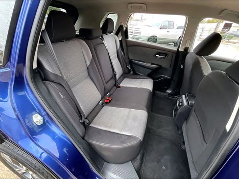 Used 2023 Nissan Rogue SV image 26