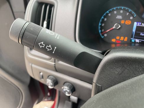 Used 2018 GMC Canyon Denali image 17