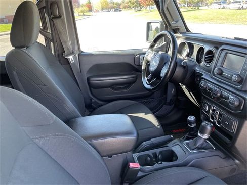 Used 2021 Jeep Gladiator Willys image 19