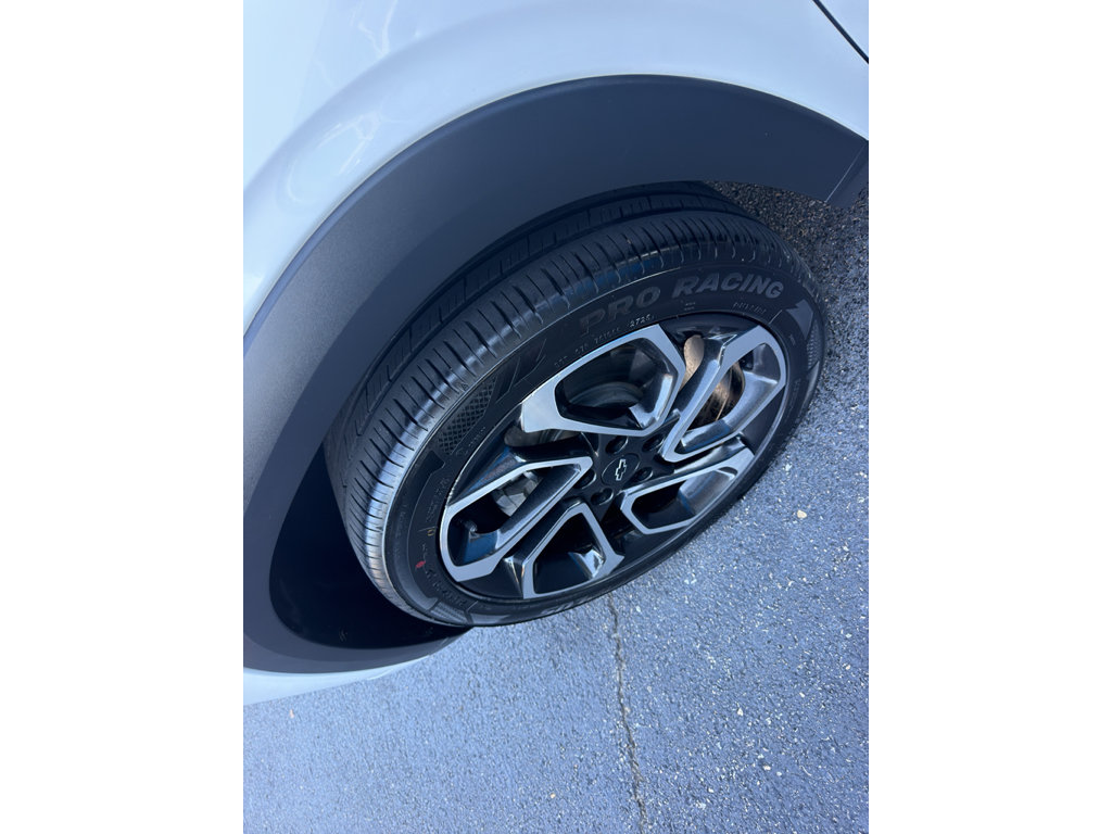 Used 2025 Chevrolet Trax RS w/ Driver Confidence Package FWD image 5