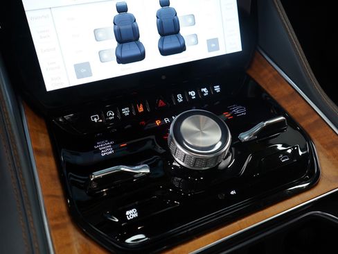 Used 2022 Jeep Grand Wagoneer Series II w/ Premium Group II image 26