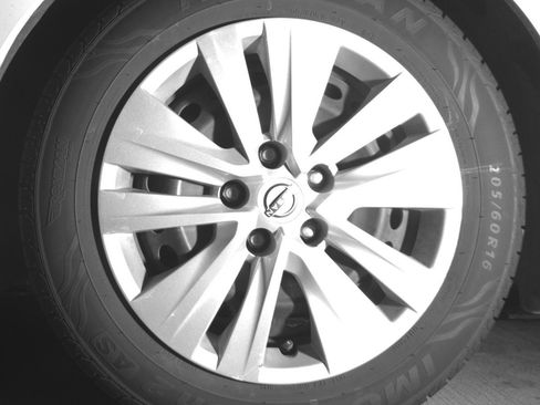 Used 2025 Nissan Sentra S FWD image 12